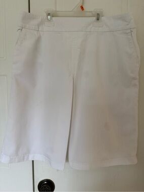 Boden White Skirt with Subtle Front Slit size  6R